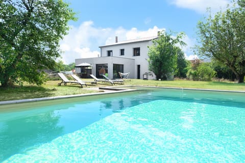 Property building, Garden, Garden view, Pool view, Swimming pool, Swimming pool