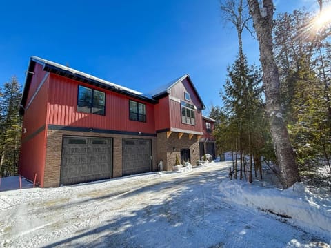 Spacious 4Br CavePoint Stay Near Dunes PetFriendly House in Door County