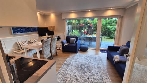 TV and multimedia, Living room, Dining area