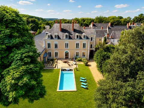 Property building, Garden, Swimming pool
