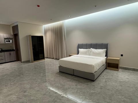 Bed, Kitchen or kitchenette, Photo of the whole room, Bedroom