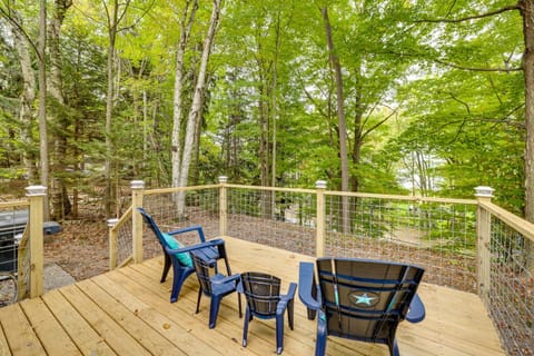 Walk to Lake Hamlin Cottage Near Boat Launch House in Hamlin Lake