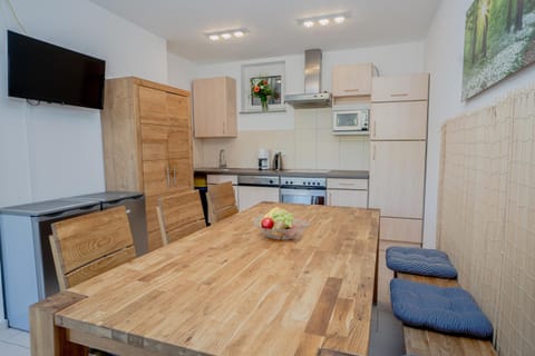 Communal kitchen, Internal: Not applicable to any particular room