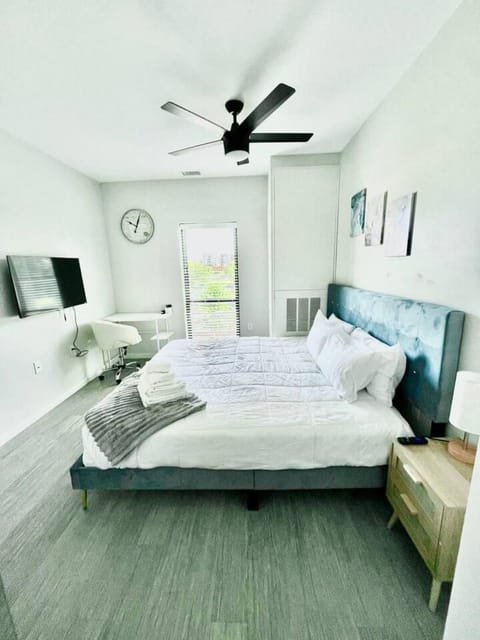 Skyline Solace Apartment in Des Moines