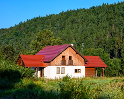Property building, Day, Natural landscape, Mountain view