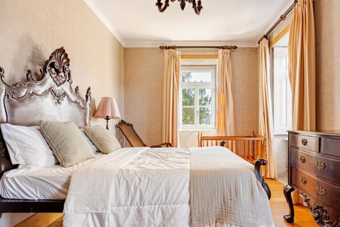 Bed, View (from property/room), Photo of the whole room, Bedroom