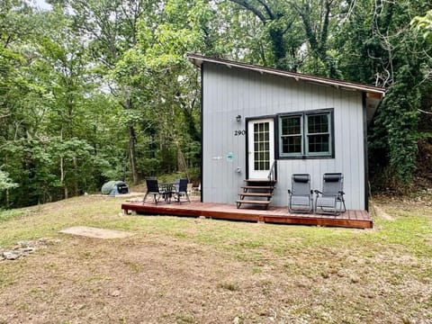 Holler Cabin and Camp Cabin in Eureka Springs