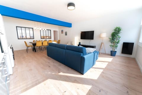 Grand appartement idéal famille, proche plage, bon emplacement pour visiter la Côte d'Azur Apartment in Nice