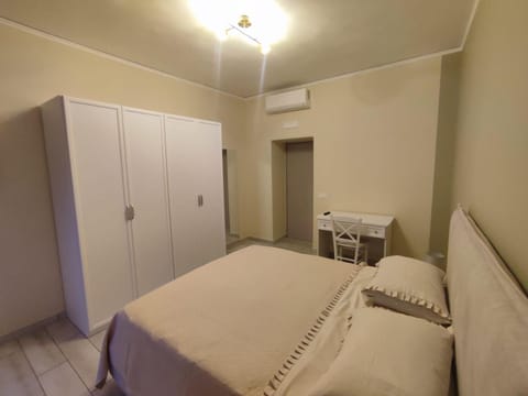 Bed, Bedroom, wardrobe