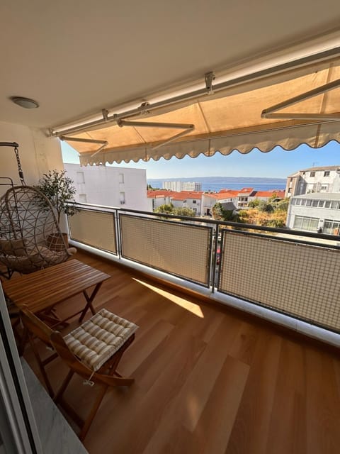 View (from property/room), Balcony/Terrace, Seating area, Sea view