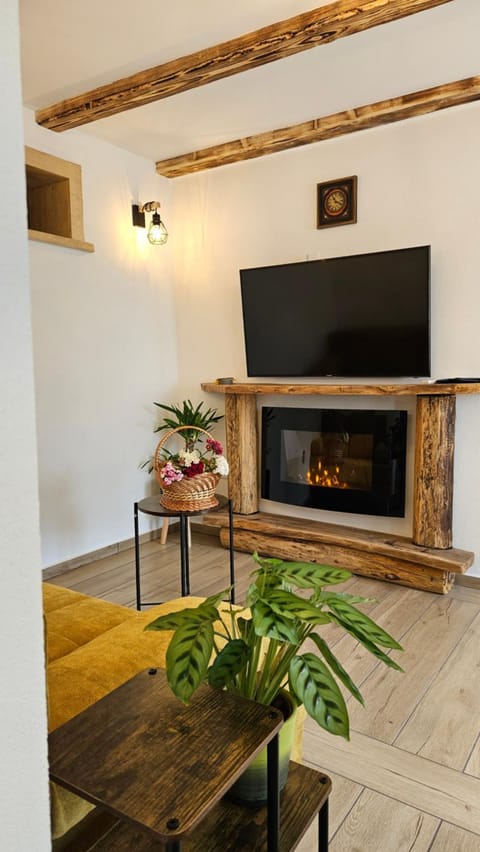 Communal lounge/ TV room, TV and multimedia