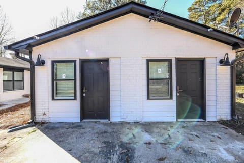 Mini Studio Apartment 15 mins from downtown Apartment in Riverdale