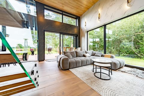 Day, Living room, Seating area