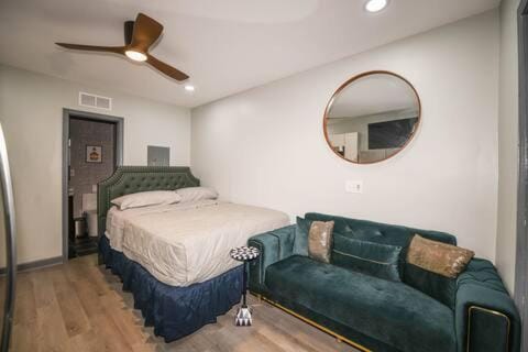 Mini Studio Apartment 15 mins from downtown Apartment in Riverdale