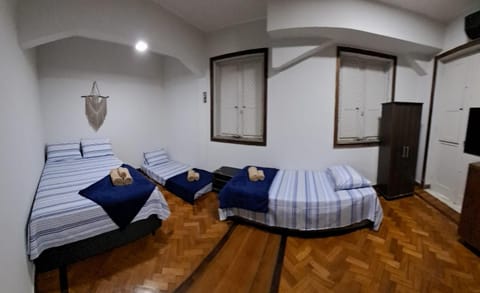 Bed, TV and multimedia, Bedroom