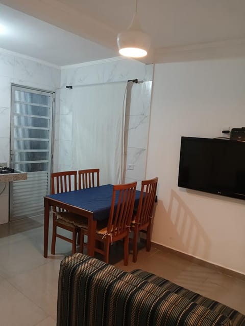 TV and multimedia, Kitchen or kitchenette, Living room, Seating area, Dining area