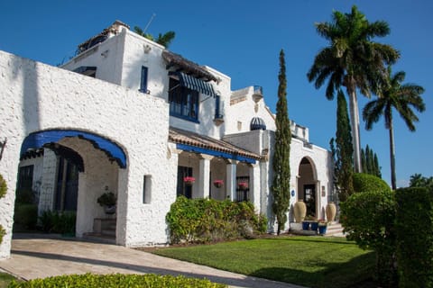 Property building, Day