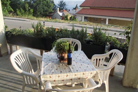 Balcony/Terrace, children, Family