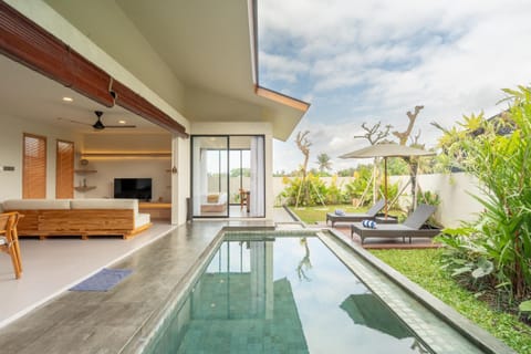 Communal lounge/ TV room, Day, Garden, Evening entertainment, Garden view, Pool view, Swimming pool, sunbed