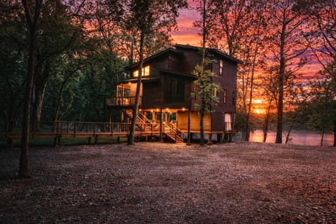 Property building, Natural landscape, Balcony/Terrace, River view, Sunset