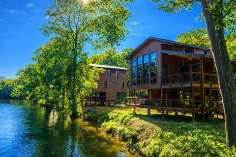 Property building, Natural landscape, Balcony/Terrace, River view