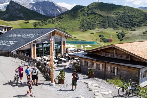 Property building, Restaurant/places to eat