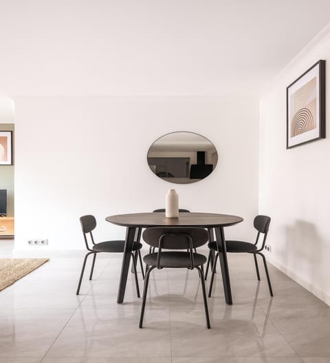 Seating area, Dining area