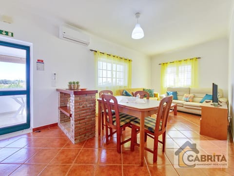 Living room, Dining area, air conditioner