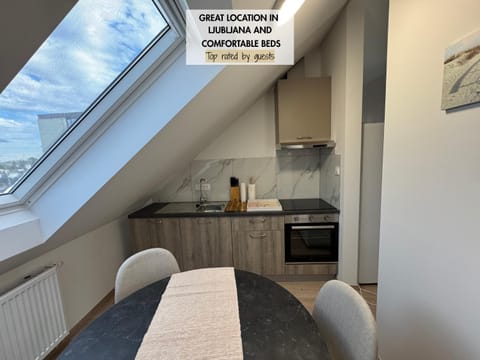 Kitchen or kitchenette, Dining area, oven, pet friendly, stove, toaster