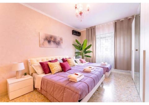 Bed, Photo of the whole room, Bedroom, air conditioner