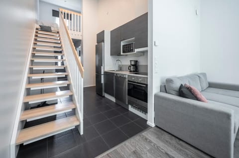 Kitchen or kitchenette, Living room, oven, pet friendly, stove