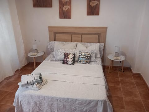 Habitacion casa particular by jordi deusa Vacation rental in Gandia