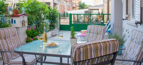 Patio, Day, View (from property/room), Balcony/Terrace, Seating area, Dining area