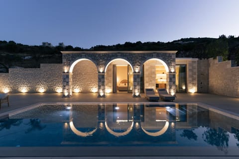 Property building, Swimming pool, Breakfast