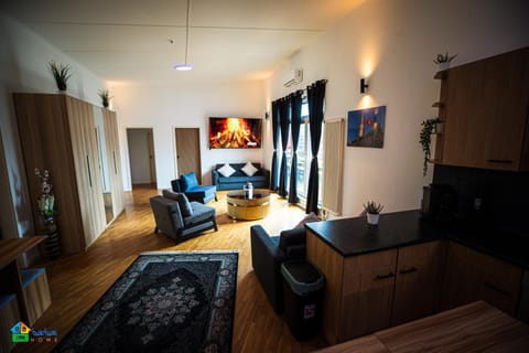 Communal lounge/ TV room, TV and multimedia, Living room, Photo of the whole room, Seating area, Evening entertainment