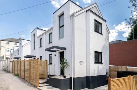 Stylish home in the heart of Cheltenham House in Cheltenham