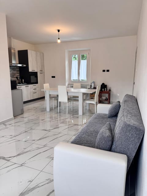 Living room, Seating area, oven, pet friendly