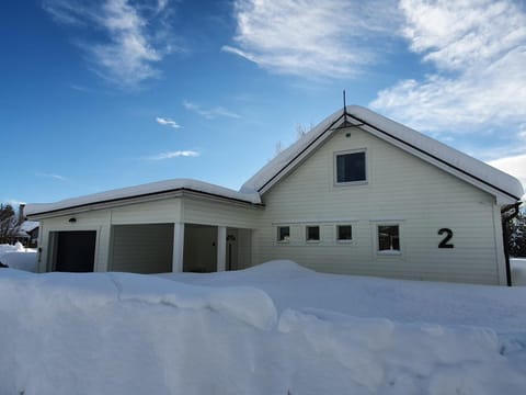 Property building, Day, Winter