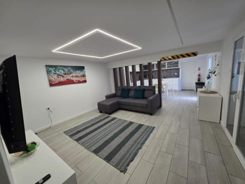 Communal lounge/ TV room, TV and multimedia, Living room