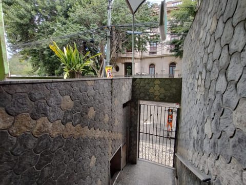 Quartos individuais na saída do metrô estação Glória Bed and Breakfast in Santa Teresa