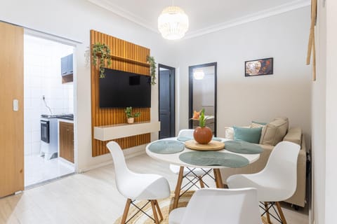 TV and multimedia, Living room, Seating area, Dining area