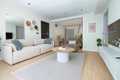 Communal lounge/ TV room, Living room