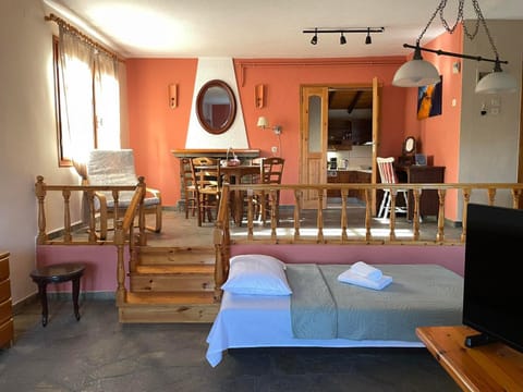 Seating area, Dining area