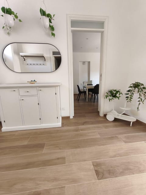 Facade/entrance, Kitchen or kitchenette