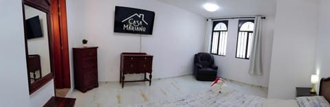 TV and multimedia, Seating area, Bedroom