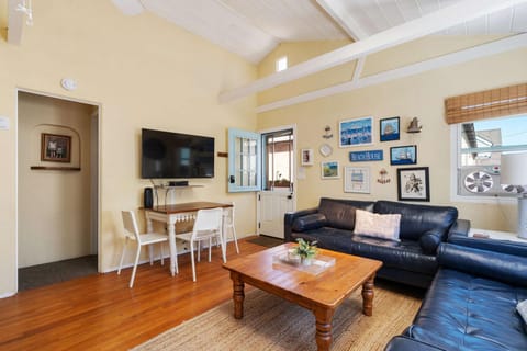 Cute Home Steps from the Sand House in Mission Beach