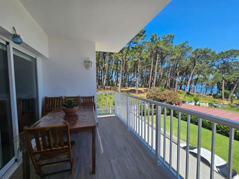 Day, Natural landscape, View (from property/room), Balcony/Terrace, Dining area, Beach, Sea view