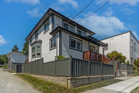 Property building, Street view