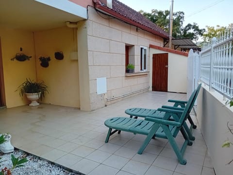 Garden, Balcony/Terrace