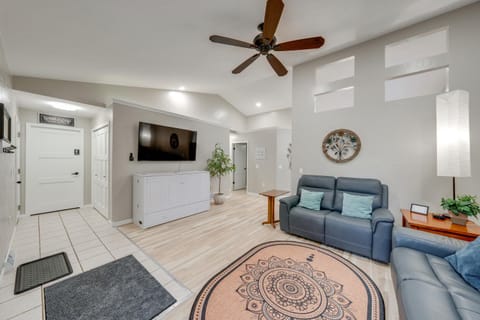 1 Mi to Beach Dog-Friendly Condo in Lake Mills! Apartment in Wisconsin